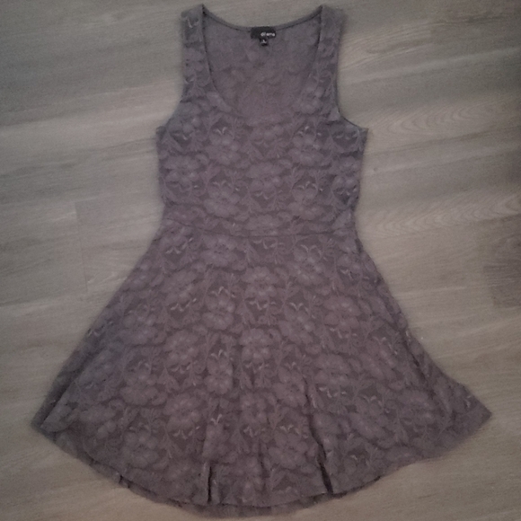 Grey floral lace dress - Picture 1 of 3